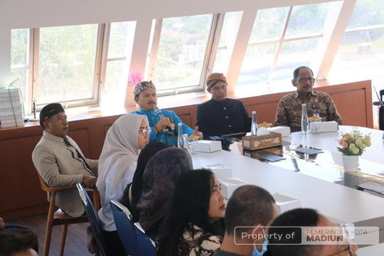 Pemkot Madiun Evaluasi Kinerja Penyedia Jasa Konstruksi dan Catering, Tegaskan Transparansi dan Pengelolaan Sampah