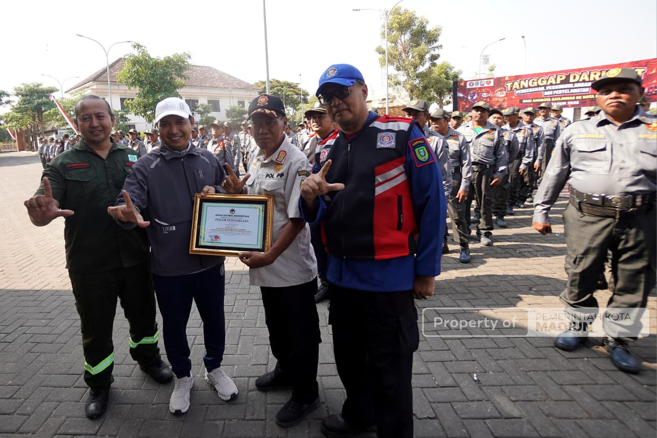 Perkuat Perlindungan Masyarakat, Plt Wali Kota Madiun Dorong Satlinmas Sigap Hadapi Kondisi Darurat
