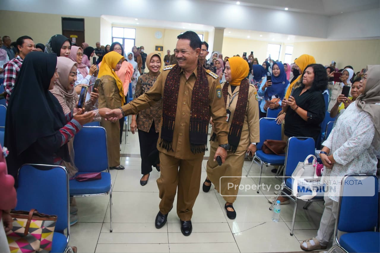 Jadi Narasumber Parenting, Wali Kota Madiun: Jangan Sampai Masa Depan Anak Jadi Korban!
