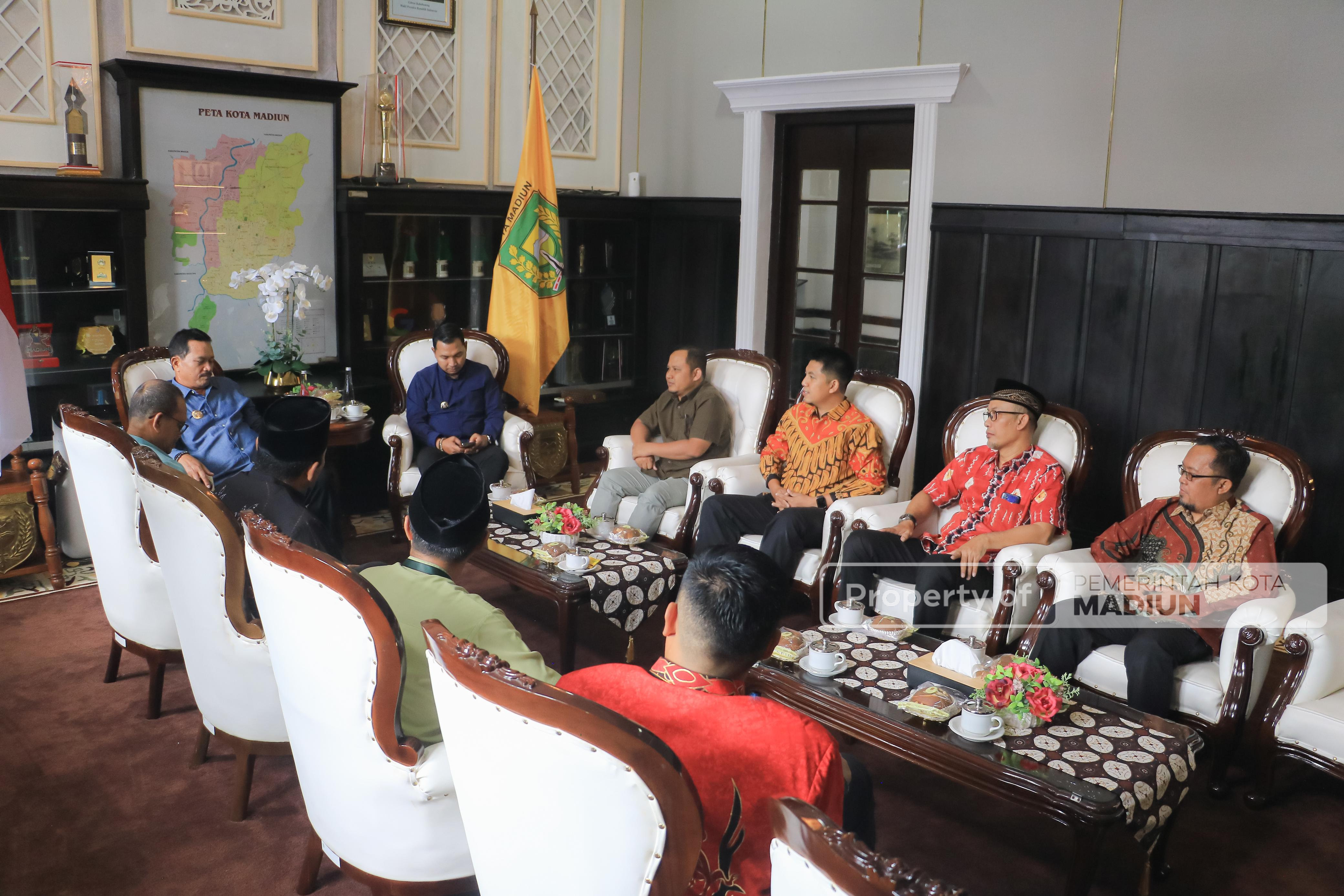 Terima Audiensi Pengurus Baru DPD PKS, Wali Kota Dorong Komitmen dan Karya Nyata untuk Warga