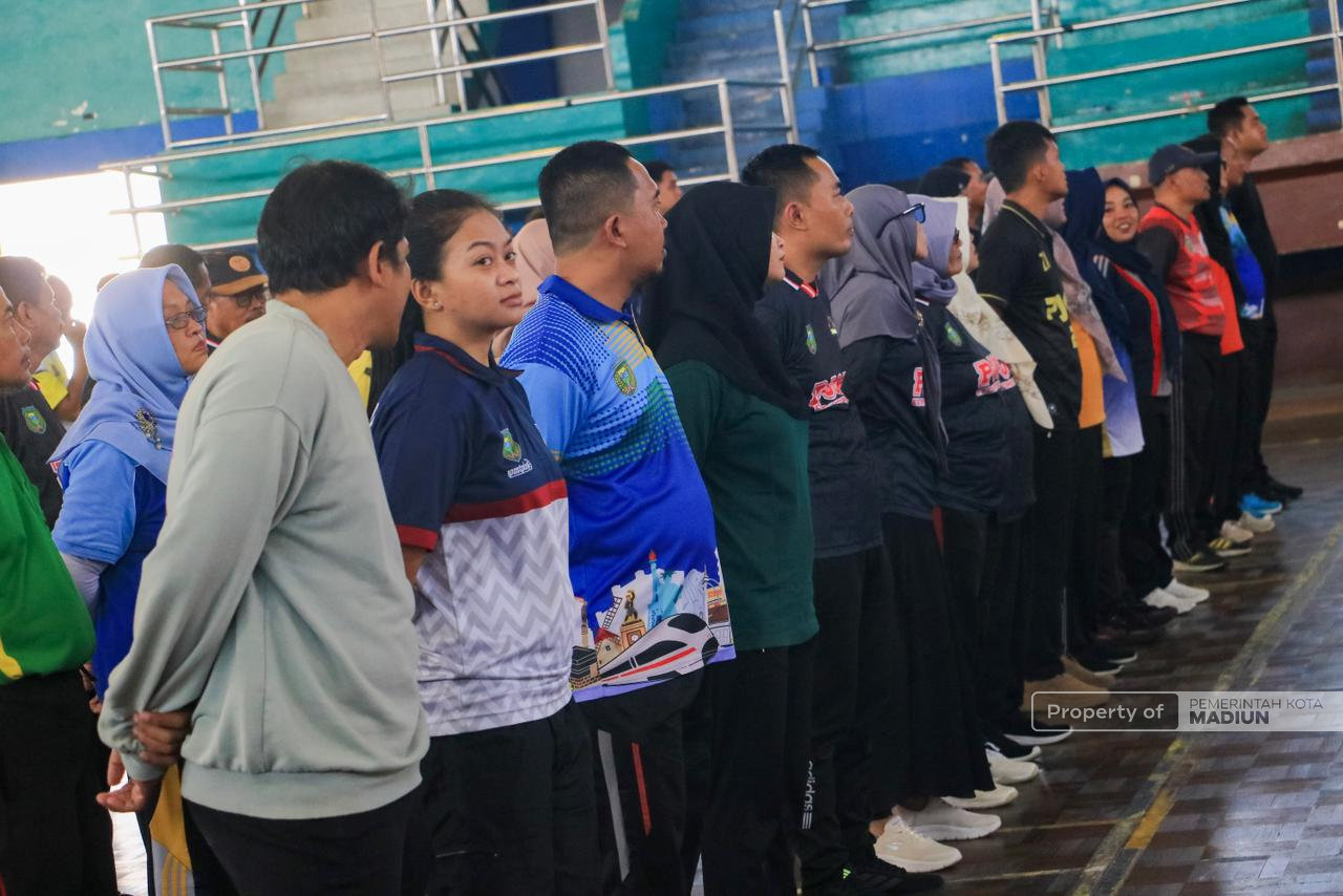 Buka Coaching Clinic, Plt Wali Kota Madiun Dorong Guru PJOK Cetak Generasi Sehat Berkarakter