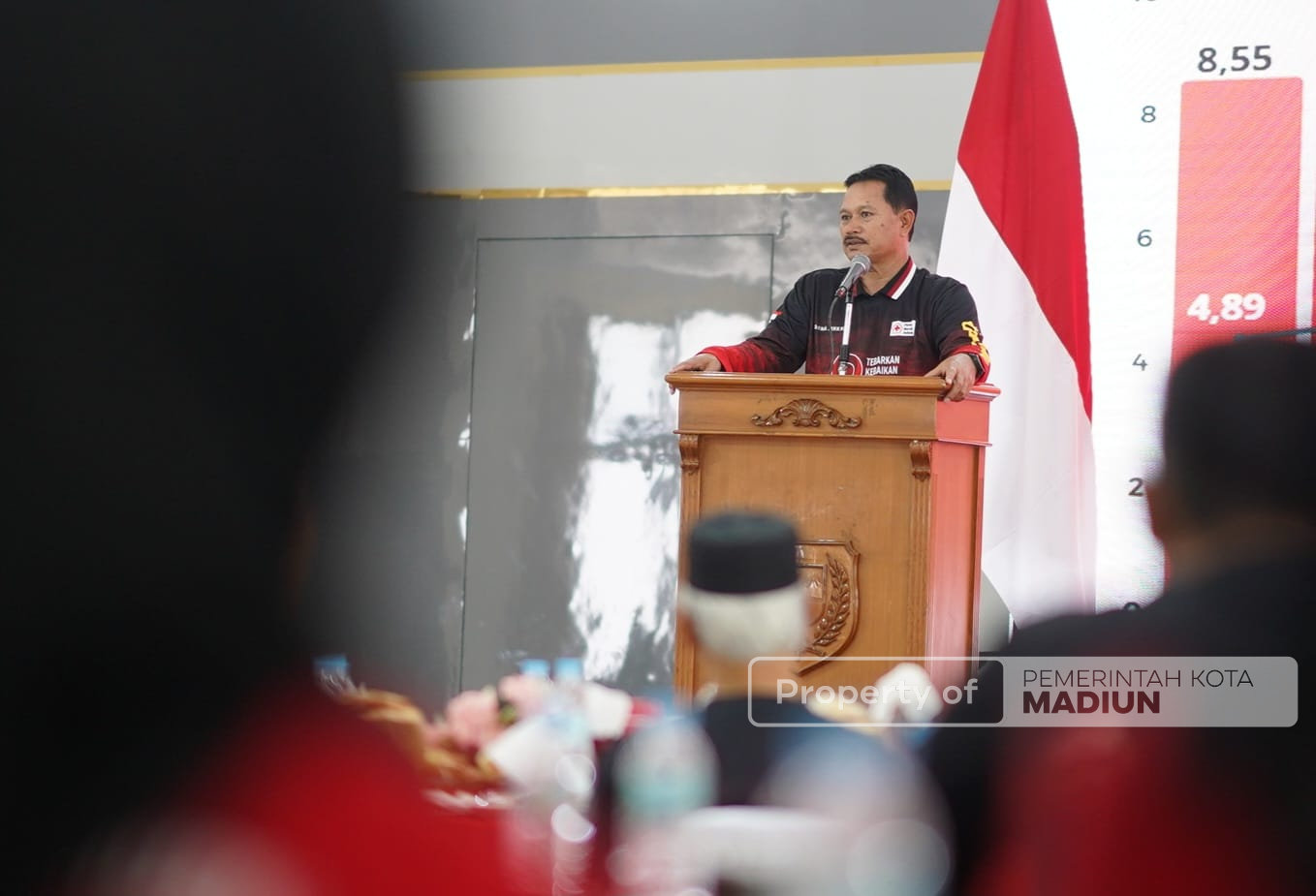 Hadiri HUT ke-80 PMI, Wali Kota Madiun Apresiasi Pendonor Setia dan Bagikan Penghargaan