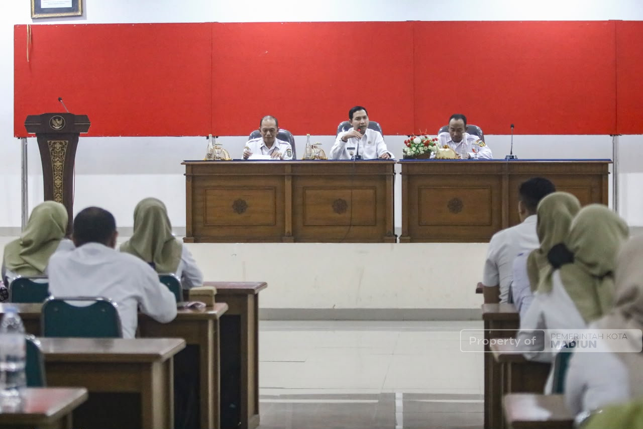 Buka Pelatihan Bahasa Inggris Bagi Aparatur, Plt Wali Kota Ingin ke Depan Juga Bahasa Mandarin