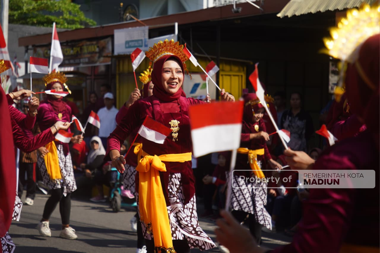 Pawai Budaya Kelurahan Kejuron Semarak, Wali Kota Maidi Tekankan Kekompakan sebagai Kekuatan Kota Pendekar