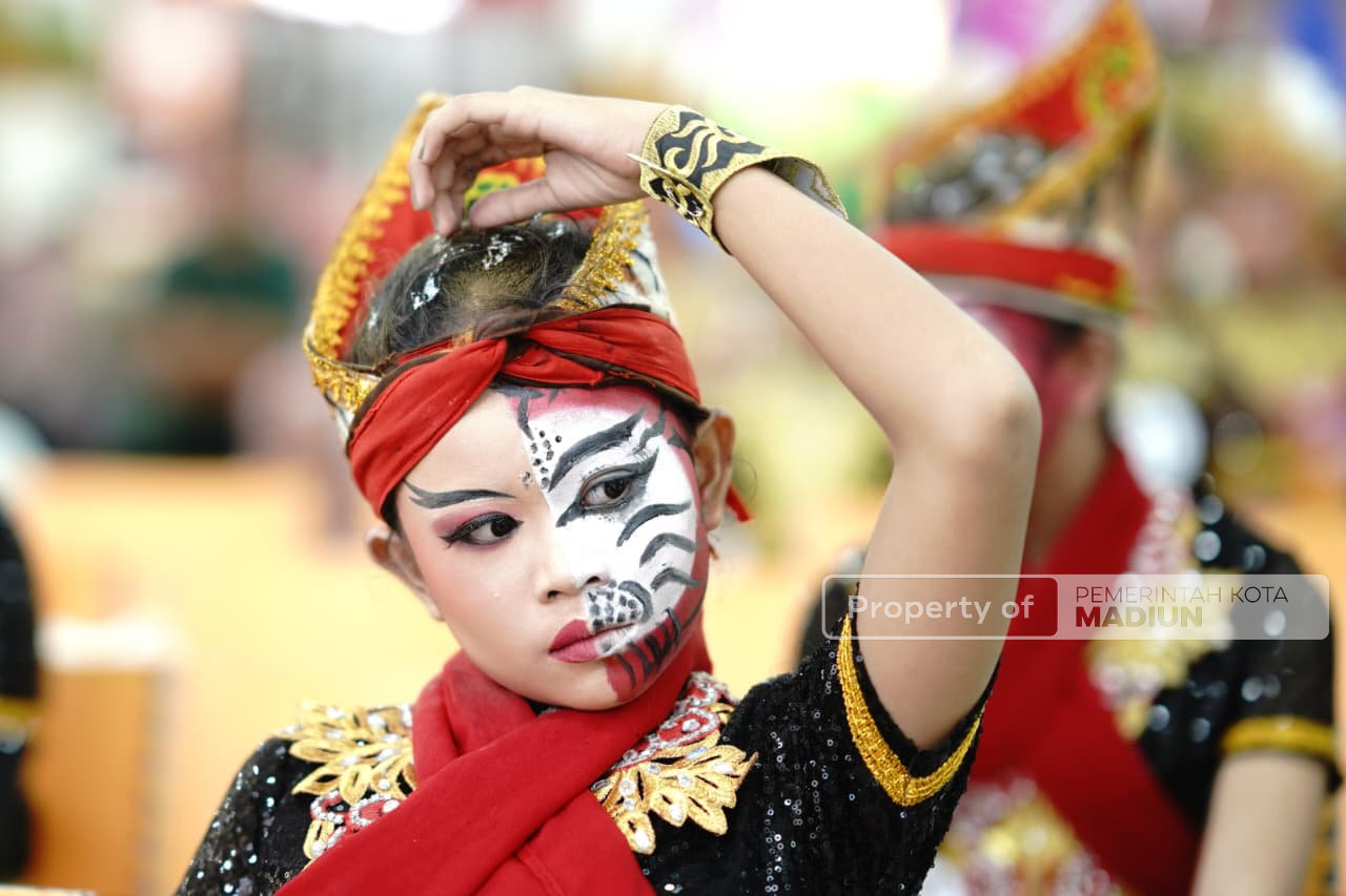 Resmi Buka Student Performance Vol. 4 Sang Penari, Wawali Madiun Sebut Seni Tari Jadi Motor Ekonomi Kreatif