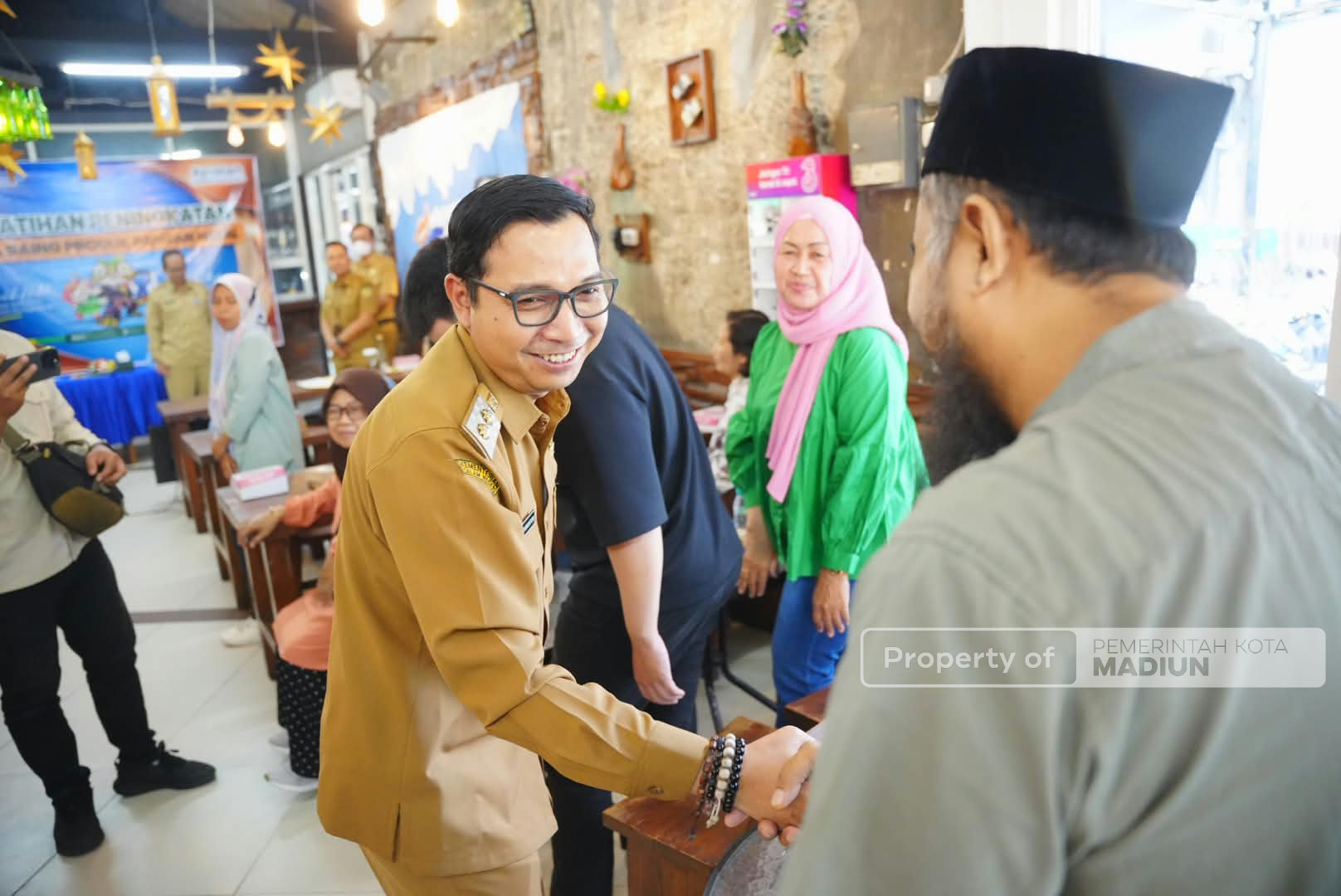 Perkuat Daya Saing UMKM, Plt Wali Kota Dorong Sertifikasi Halal Jadi Value Produk