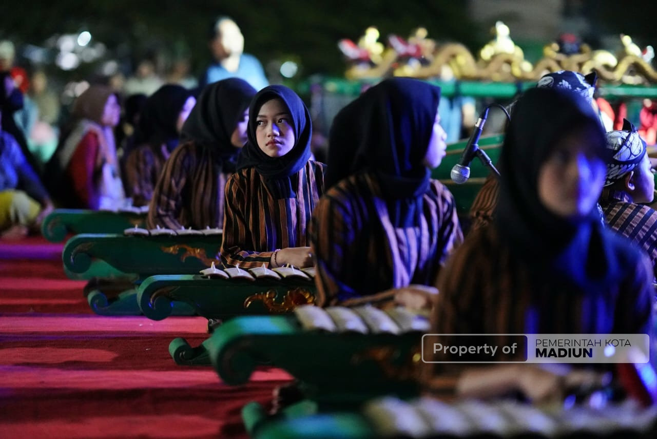 Dari Panggung Seni, Plt Wali Kota Dorong Budaya Jadi Penggerak Ekonomi Kelurahan