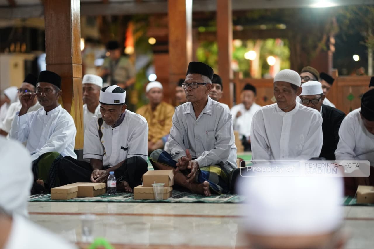 Hadiri Malam Manggulan Grebeg Maulud, Plt Wali Kota: Budaya Kita Harus Terus Dihidupkan