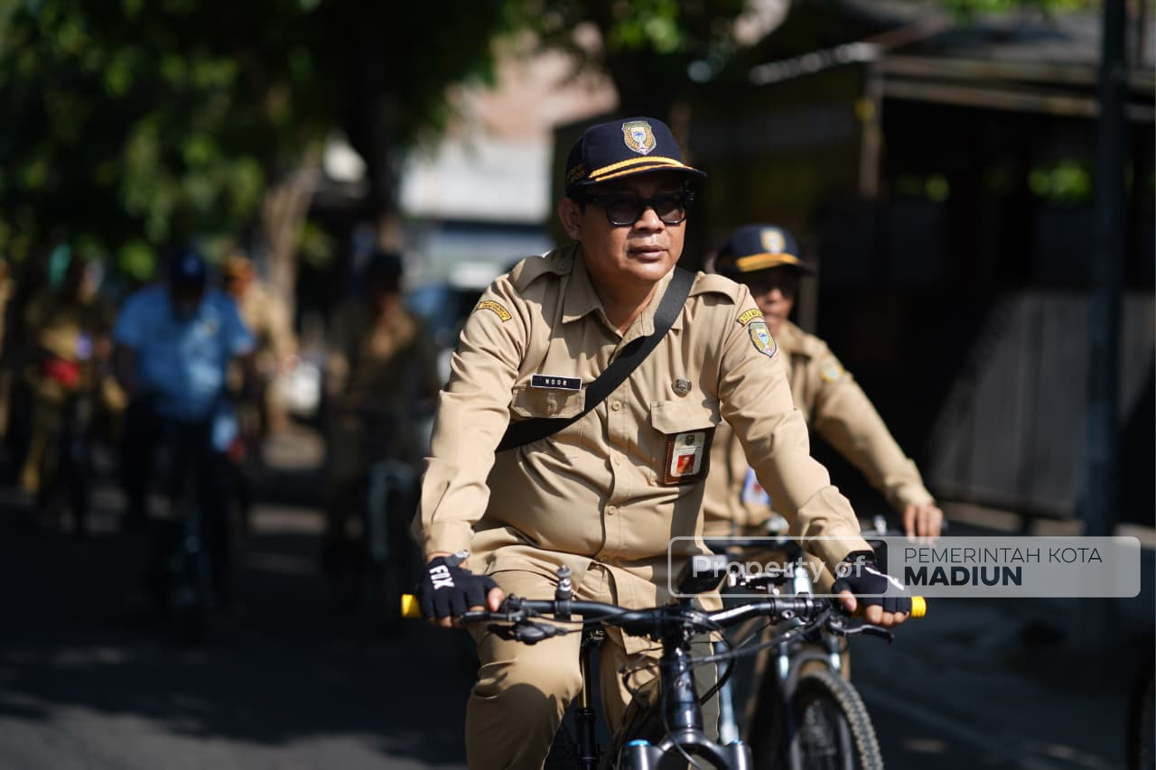 Gowes Bersama OPD, Wali Kota Madiun Resmikan SPPG hingga Sosialisasikan TPS Incinerator