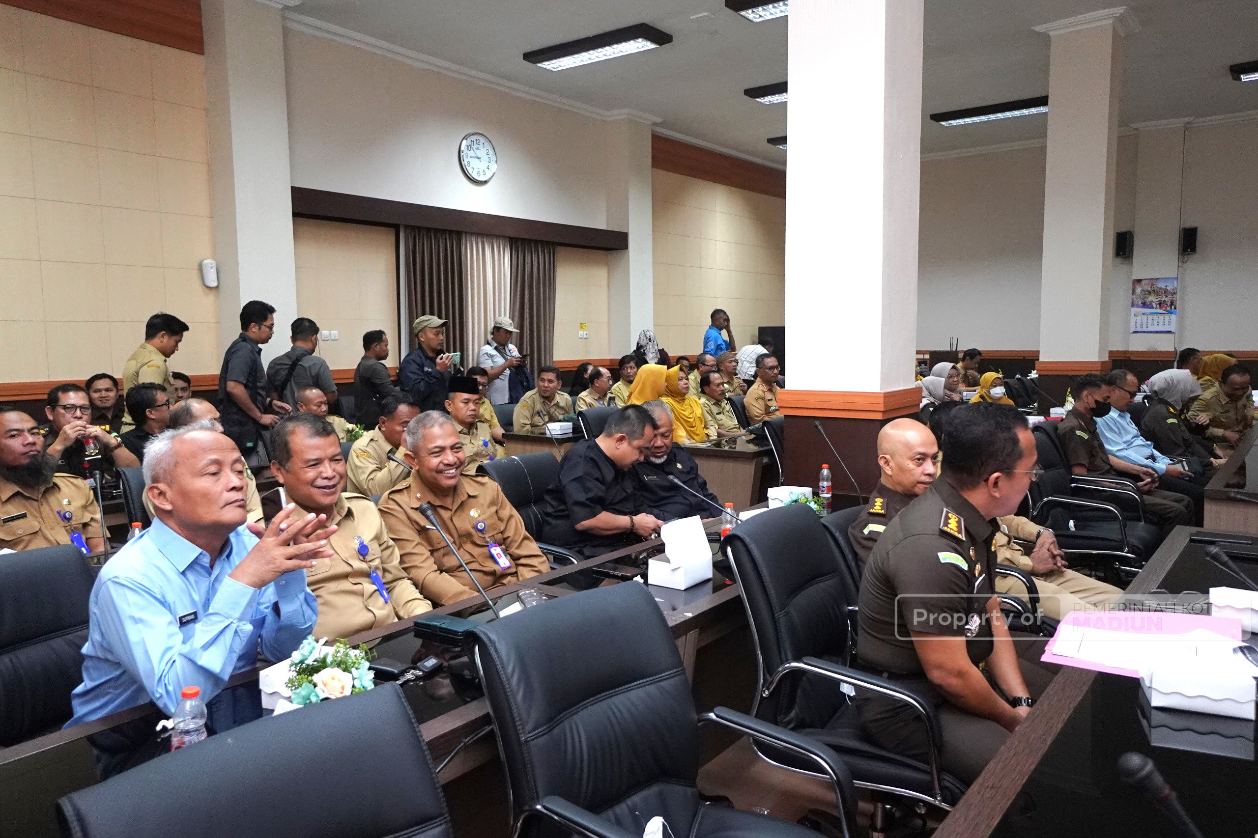 Serah Terima Aset Fasum-Fasos Puri Asri Lestari, Plt Wali Kota Madiun Tegaskan Komitmen Optimalisasi Aset Daerah