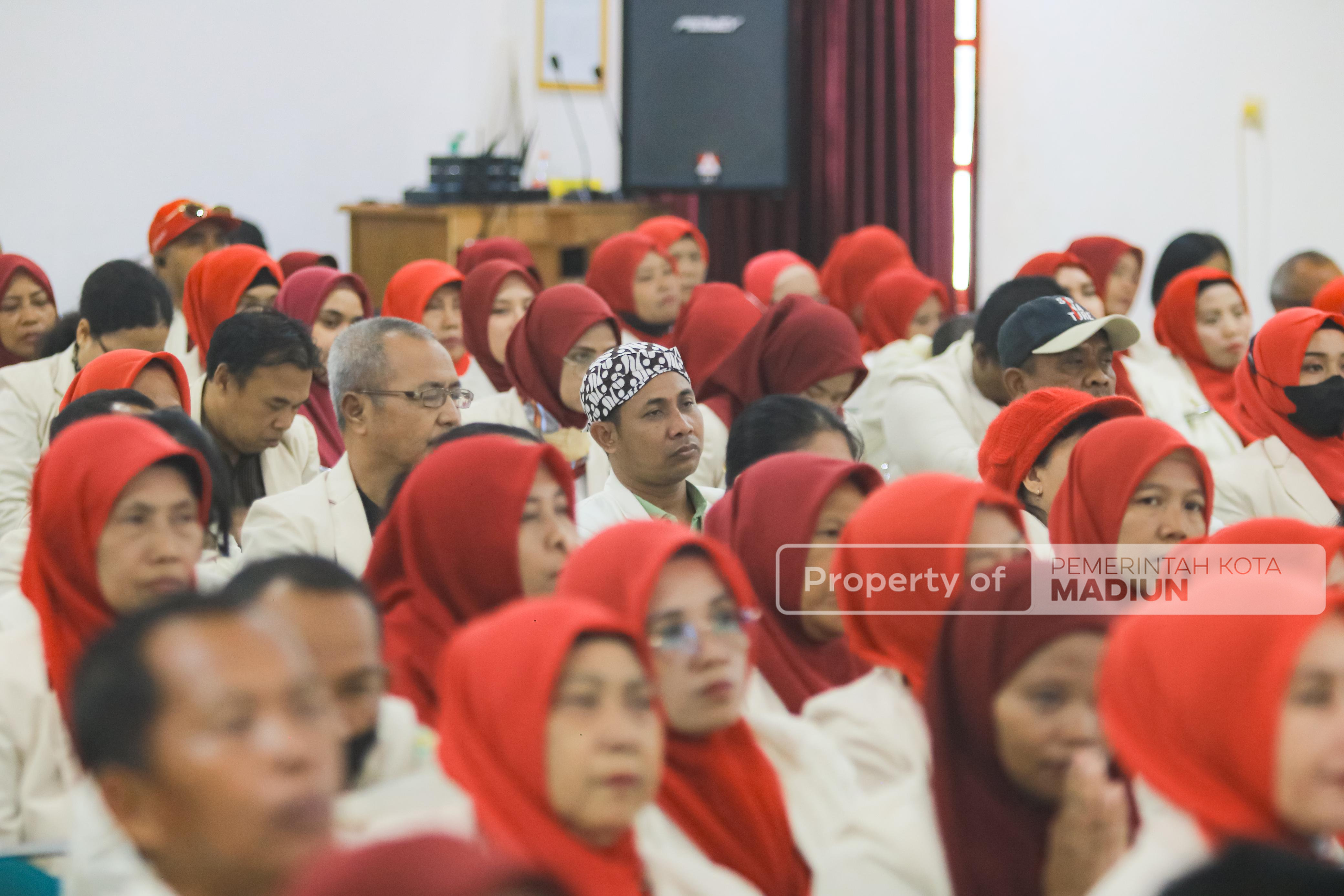 Beri Pembinaan PSM, Wali Kota Tekankan Peningkatan Layanan Sosial