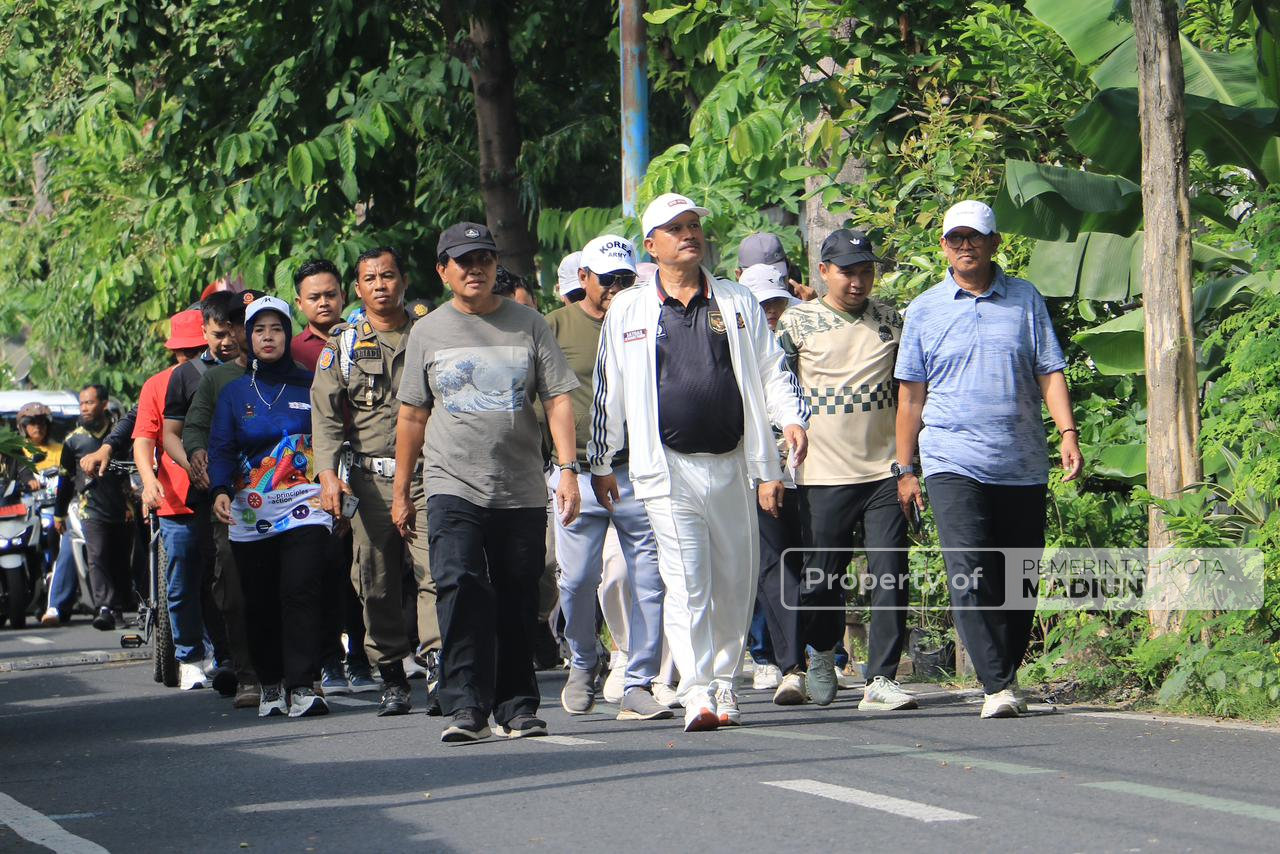 Dorong Gaya Hidup Sehat, Wali Kota Ajak Kepala OPD Rutin Jalan 10.000 Langkah