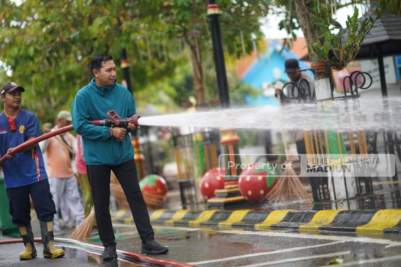 Wujudkan Kota Bersih, Wawali Pantau Kerja Bakti Jumat Pagi