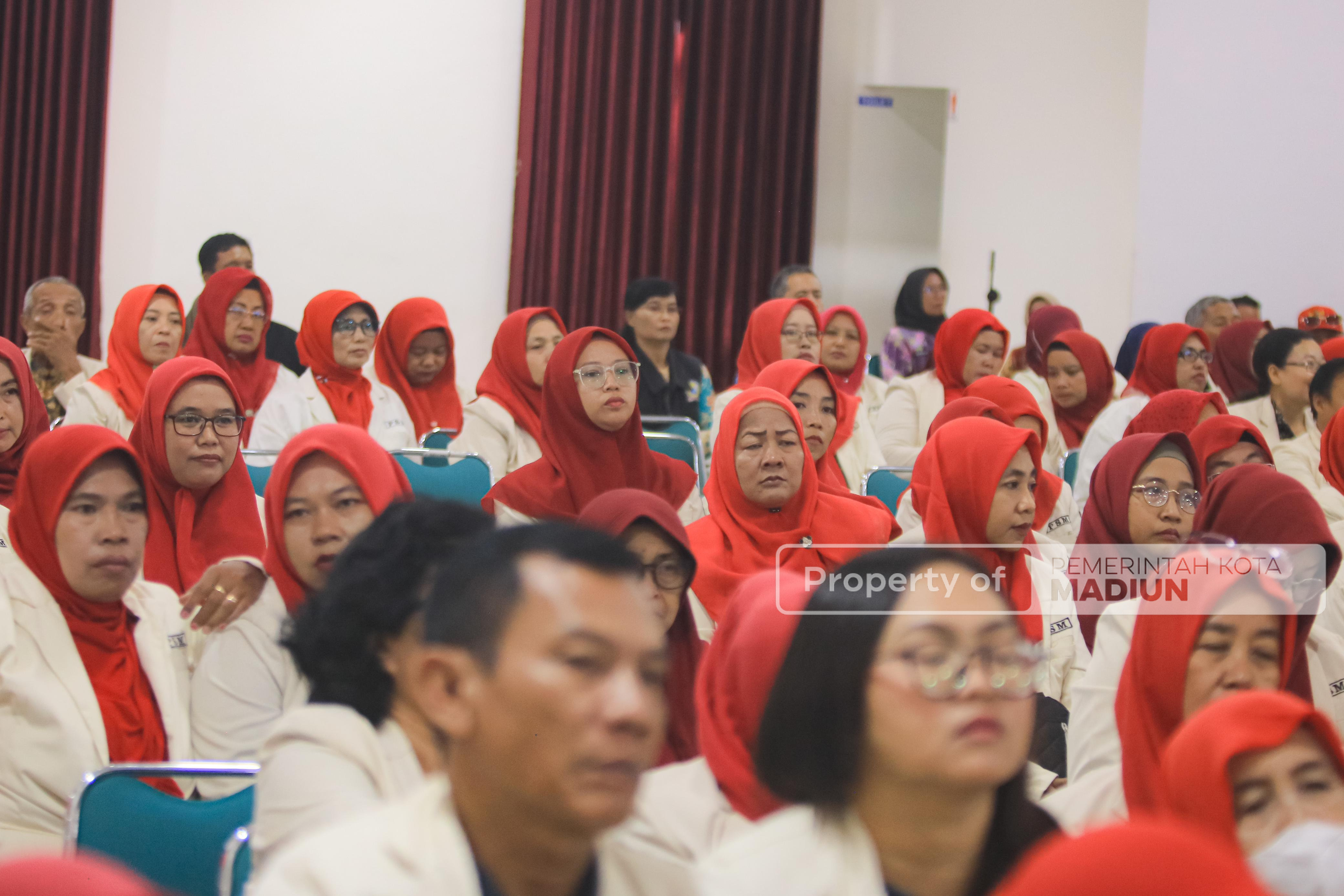 Beri Pembinaan PSM, Wali Kota Tekankan Peningkatan Layanan Sosial