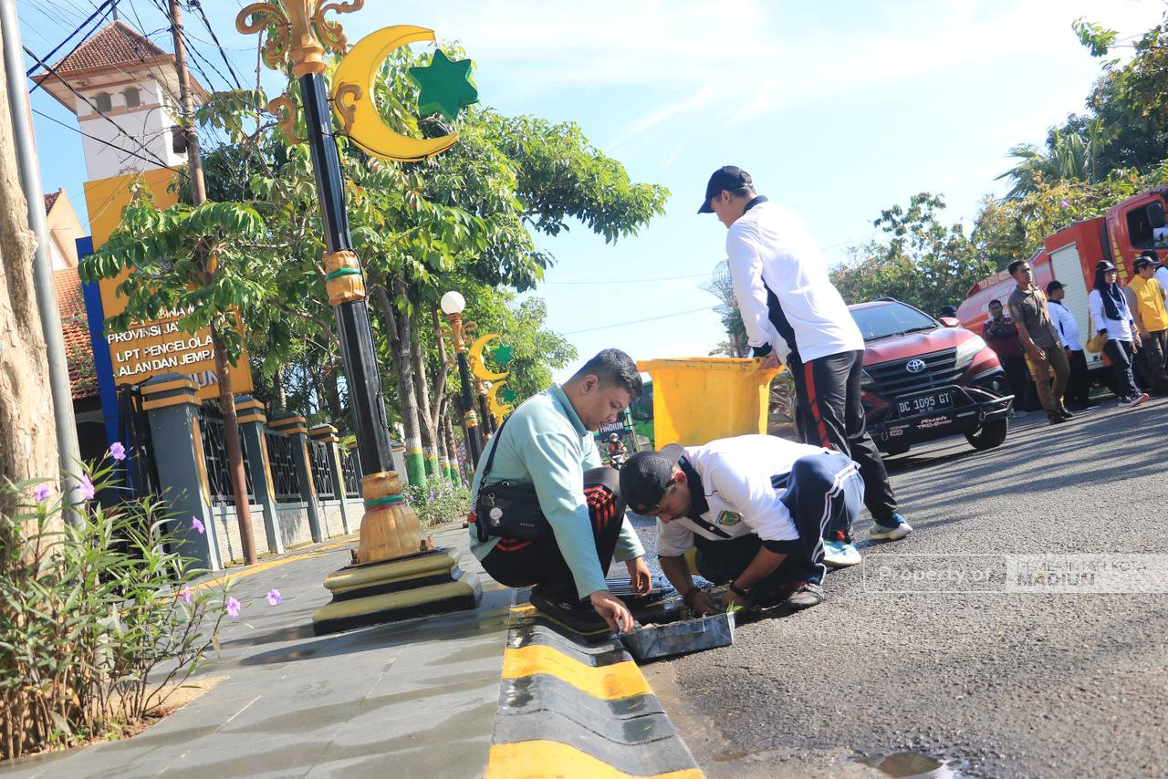 Pimpin Apel Kerja Bhakti 3 Pilar, Plt Wali Kota Madiun Harap Kota Bersih Sambut Lebaran