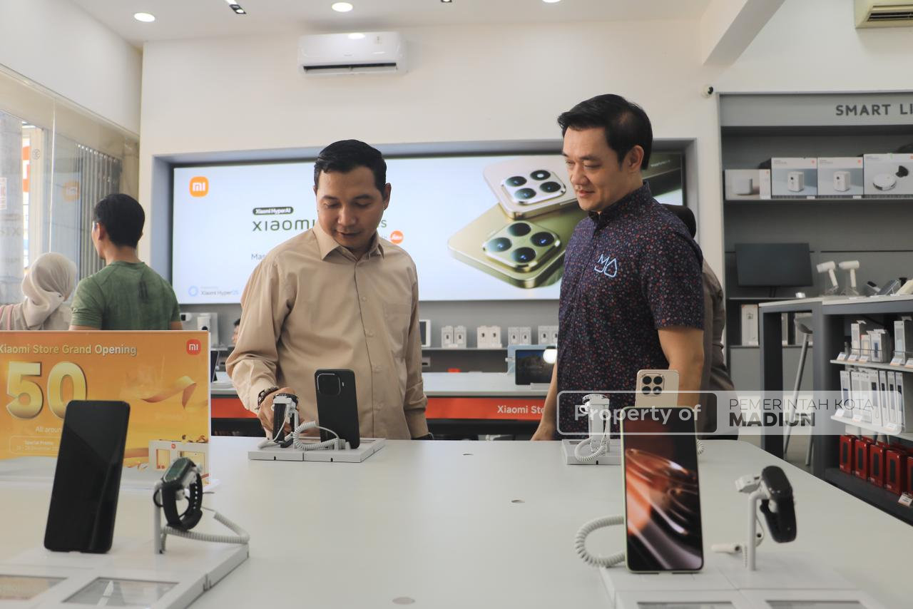 Dukung Inovasi dan Teknologi, Wakil Wali Kota Resmikan Xiaomi Store Kota Madiun