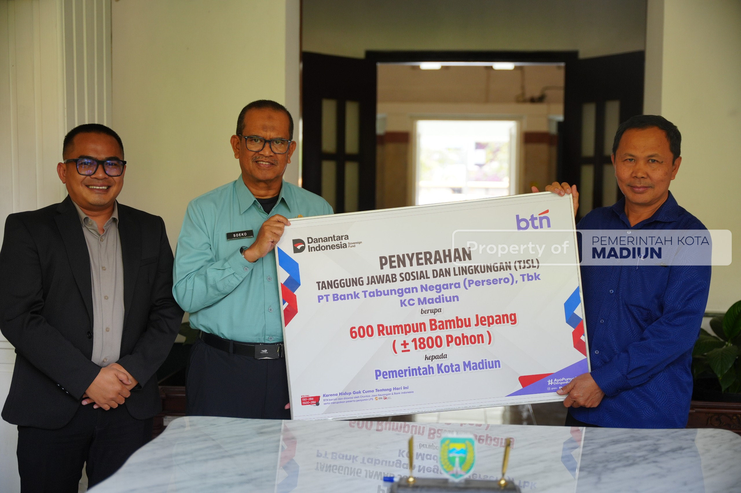 Sekda Kota Madiun Terima Penyaluran CSR Bersama Sektor Swasta Tingkatkan Lingkungan Sehat