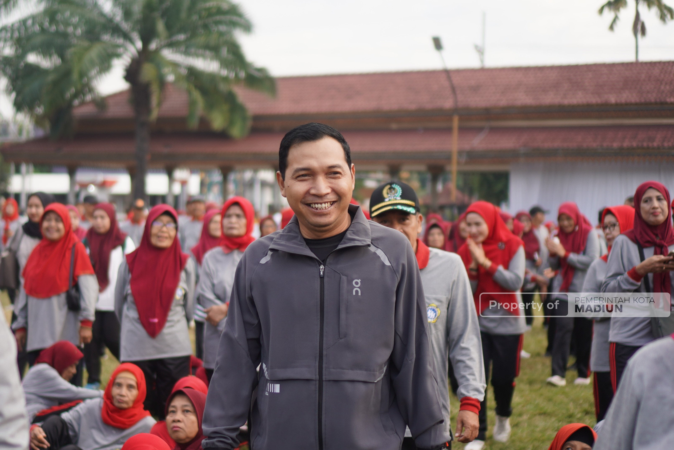 Plt Wali Kota Madiun Wujudkan Lansia Tangguh dan Tumbuh melalui Senam Bersama di Alun-Alun